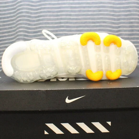 Nike Air VaporMax D/MS/X in Summit White - Picture 14 of 15